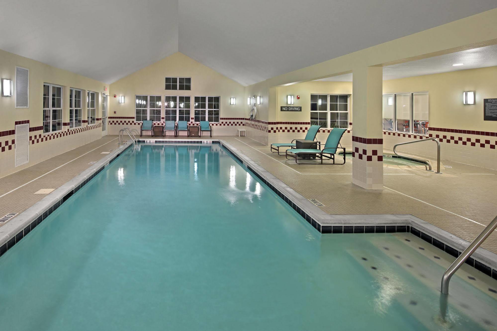 Residence Inn Саутингтон Экстерьер фото