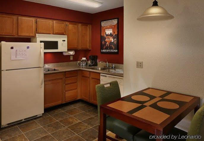 Residence Inn Саутингтон Экстерьер фото